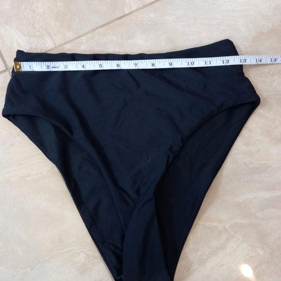 Blooming jelly black swim set size medium - Picture 6 of 8